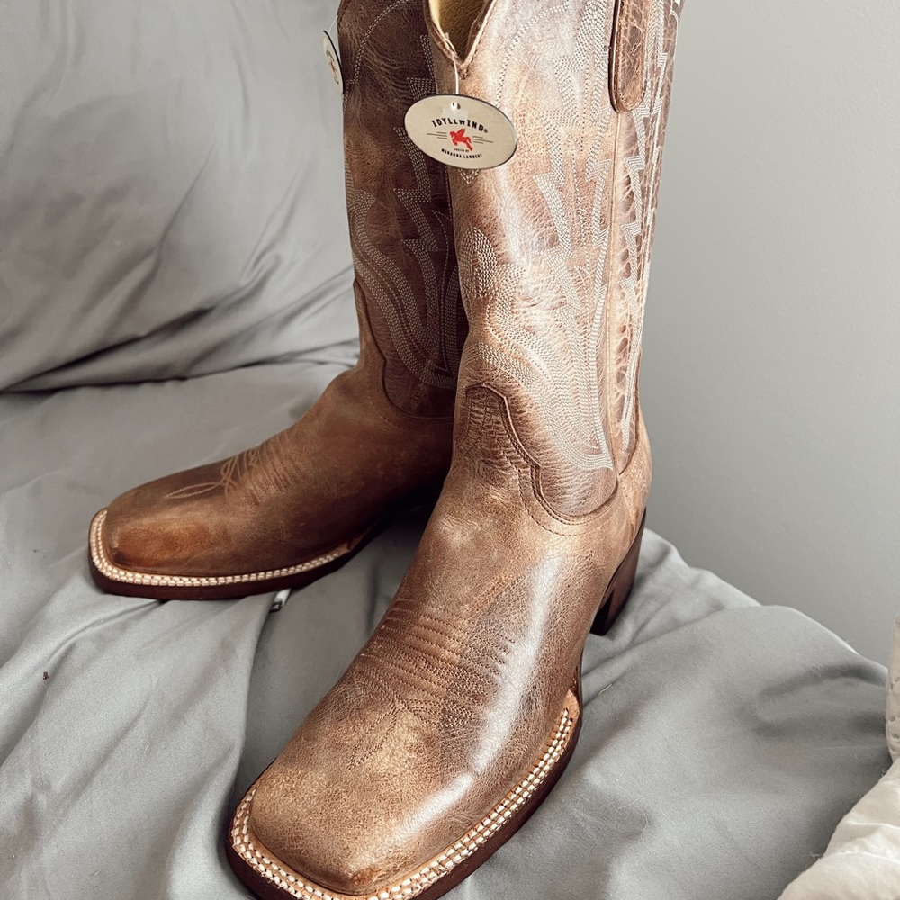 Idyllwind cowboy boots womens.